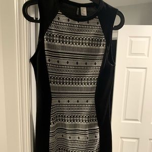 Black and white bodycon dress
